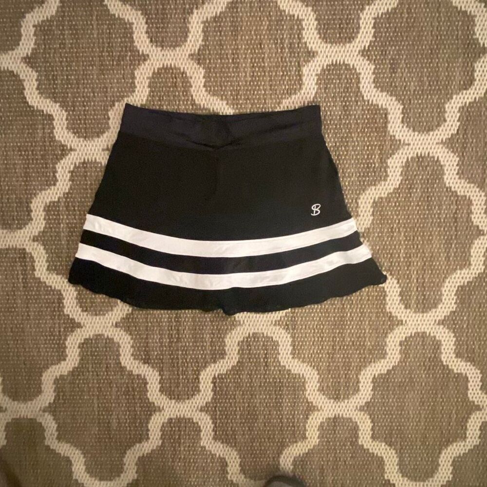Sofibella tennis skirt, women’s size XS